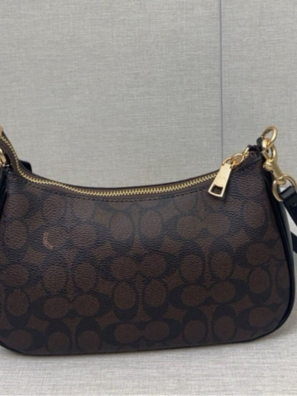 coach Teri Shoulder Bag In Signature Canvas - Picture 3 of 7